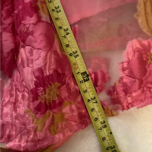 YH & CO PINK FLORAL MINI DRESS WITH PUFFY SLEEVES. SIZE 14/XL - Picture 15 of 16